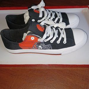 CLEVELAND BROWNS Men's Low Top with big logo canvas shoes  - Size 9